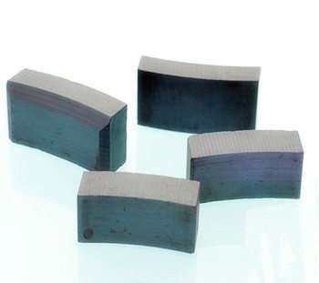 qualité  6Fe2O3 Ferrite Bar Magnets Charcoal Gray For Textile Machine Motor usine