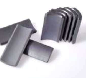 Aimants durs flexibles faits sur commande SrO de ferrite. type de segment de l'arc 6Fe2O3