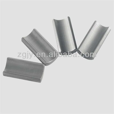 Compact et puissant 4,8 G/cm3 3,5 MGOe Ferrite bloc magnétique