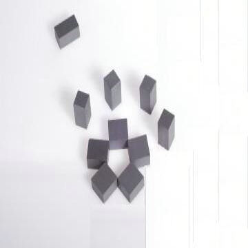 Magnets ferrite noirs permanents fournissant une résistance de 0,3 à 0,45 Tesla Components magnétiques pour l'industrie et l'automatisation