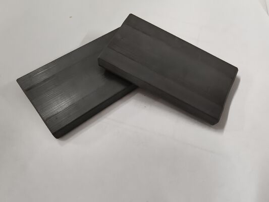 Coercitivité supérieure ou égale à 1500 Oe Aimant Ferrite Fritté Grade JC Y3939 JC Y4041 Traitement par Moulage Humide Assure les Performances Magnétiques