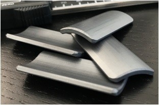 Moteur adapté aux besoins du client d'ajustement d'automobile de strontium d'aimants de ferrite d'arc de régulateur de Seat
