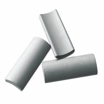 Climatiseur SrO 6Fe2O3 d'aimant de ferrite aggloméré par arc de tuile