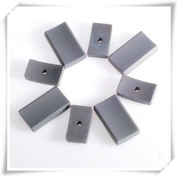 Aimant permanent de ferrite de Genarator pour le segment général d'arc de tuile de feuille