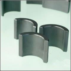 Aimant de segment de ferrite de dispositif d'économie de combustible d'aimant de ferrite aggloméré par moteur de pompe