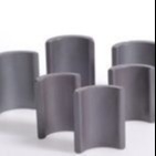 Forme en céramique de tuile d'aimant de moteur électrique d'aimant de ferrite de SrO 6Fe2O3