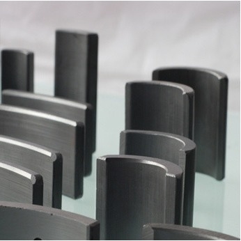 Aimant permanent fort du ferrite Y35 pour la démagnétisation de moteur résistante