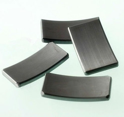 Norme 	Aimant de moteur de C.C des aimants 4.5g/Cm3 5.1g/Cm3 de segment de ferrite