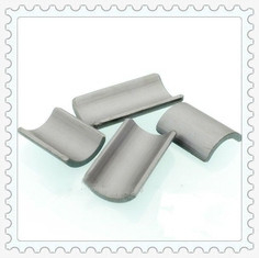 Aimant de segment de ferrite d'OEM pour le type dur forme de moteur de Seater de feuille d'arc