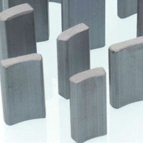 La feuille industrielle de bloc de segment d'OEM d'aimant de ferrite de StarterSintered de voiture a adapté aux besoins du client