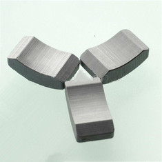 Aimants forts SrO 6Fe2O3 de moteur d'aimant de ferrite de pompe à eau de Y33 Y35